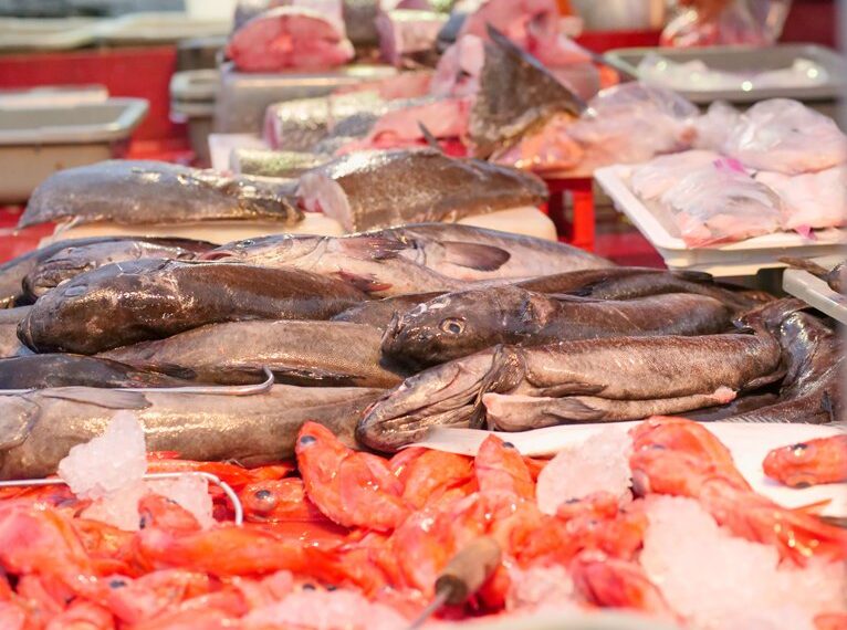 El próspero mercado de pescado de George Sarris